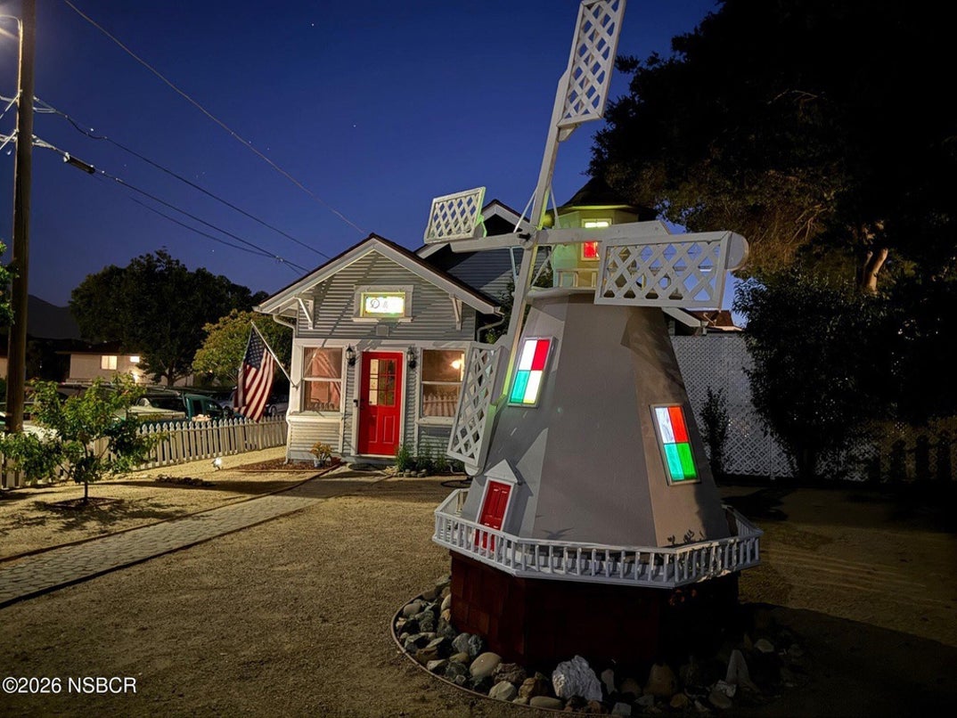 Dolly Parton Former Solvang Cottage 2