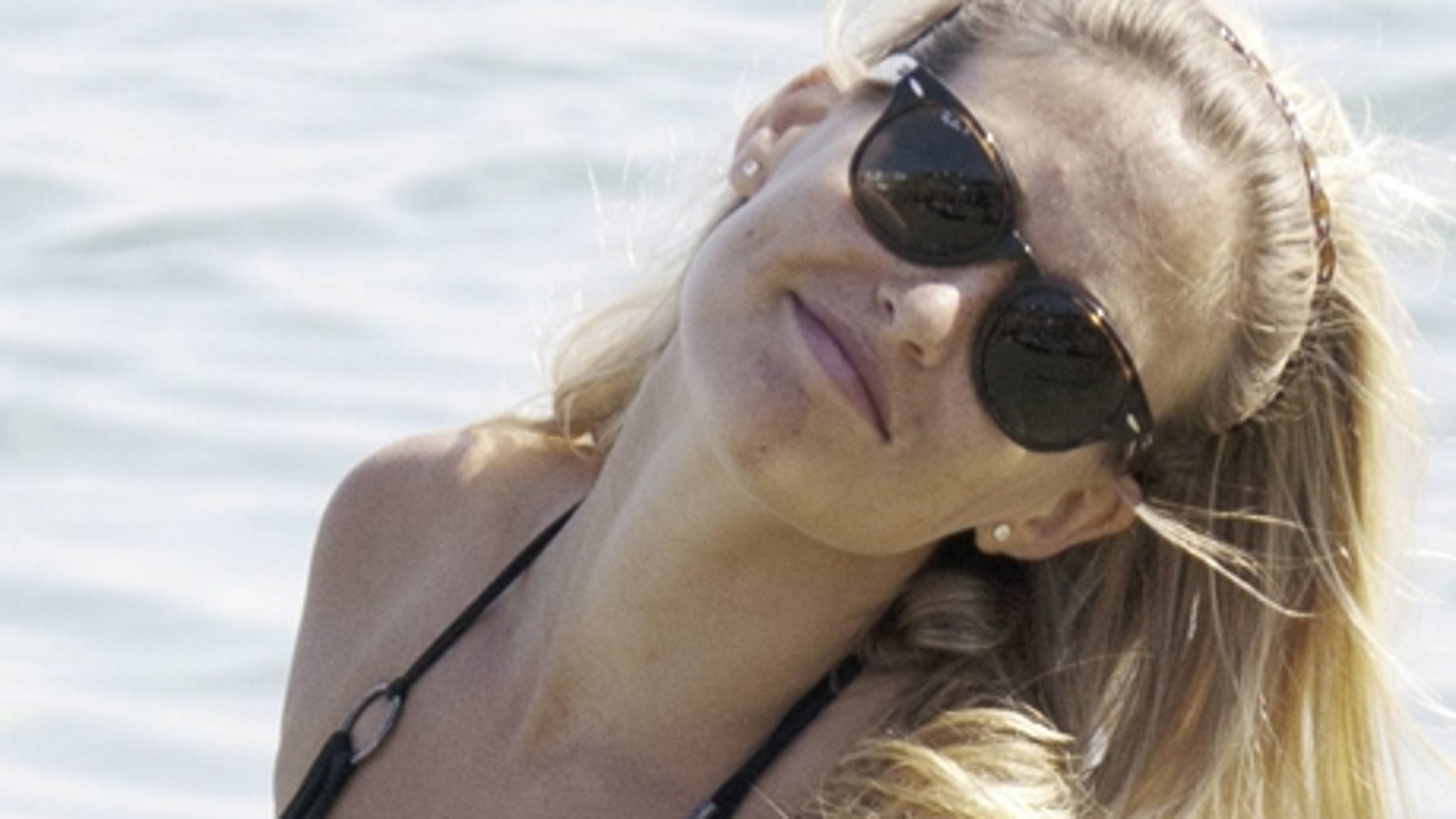 Bar Rafaeli -- Beachin' Bikini