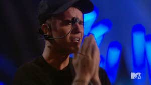 Justin Bieber--Breaks Down in Tears During VMA Performance (VIDEO)