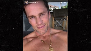 Tom Brady postea una foto sin camiseta desde su nueva mansión en Miami