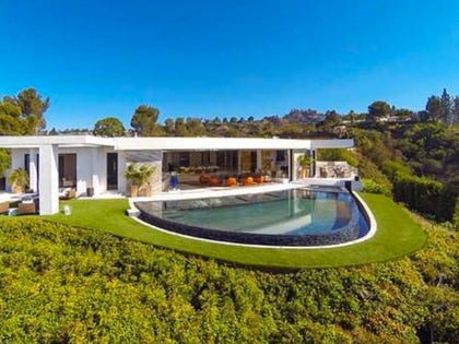 0916-jay-z-beyonce-beverly-hills-home-launch-v2-3