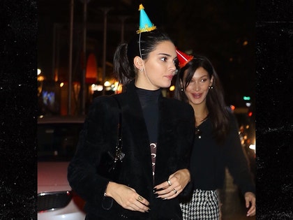 1104-kendall-jenner-backgrid-01