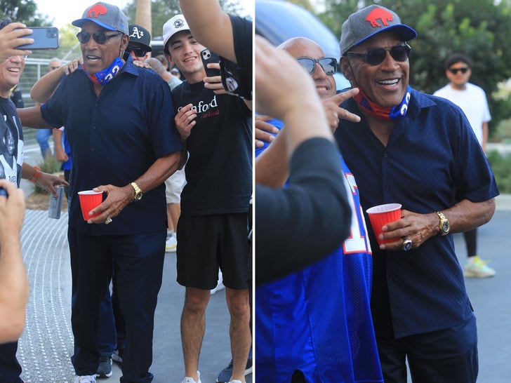 O.J. Simpson Mobbed by Fans at NFL Opener