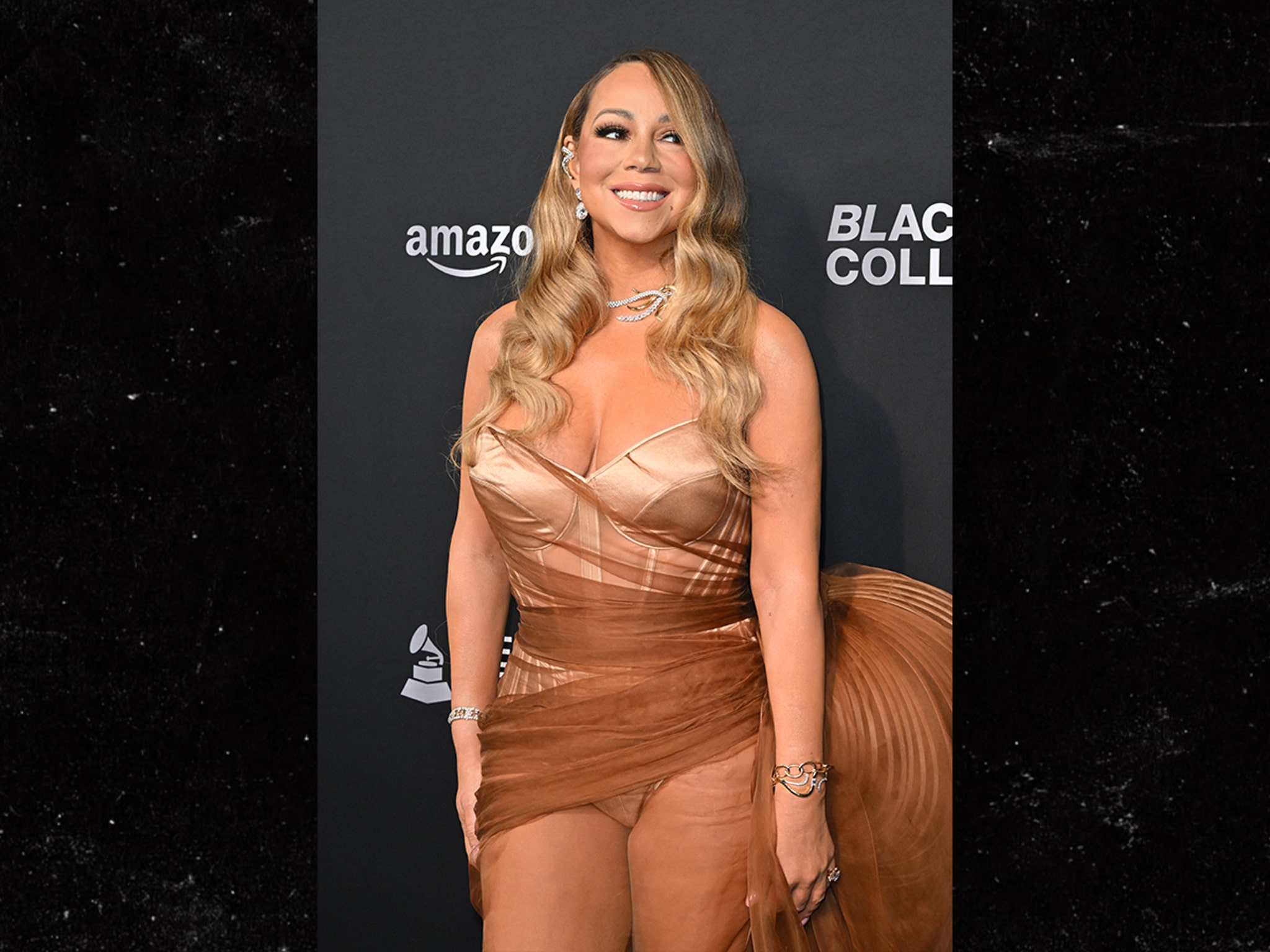 Mariah Carey Stuns in Sexy Corset Nearly Exposing Crotch Mariah Carey Stuns in Sexy Corset Nearly Exposing Crotch