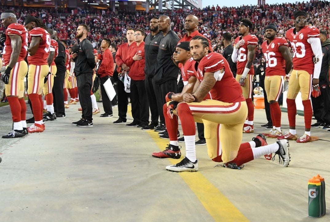 Colin_Kaepernick_knee_anthem05
