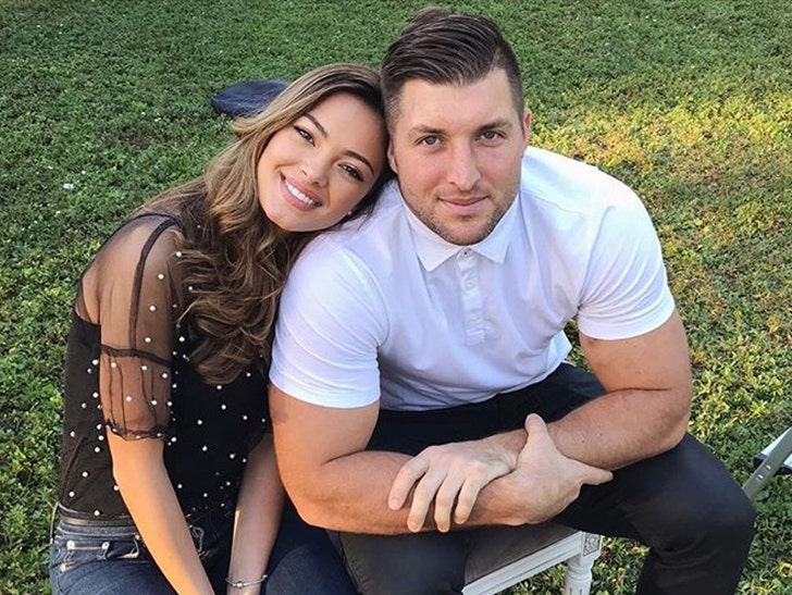 Tim Tebow Takes Miss Universe GF To Family Thanksgiving Things :: 1126-tebow-and-gf-insta-3