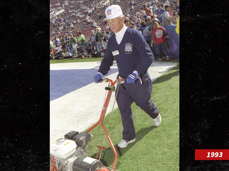 The Sodfather': Meet the NFL groundskeeper who has worked every Super Bowl  game, Latest Weather Clips