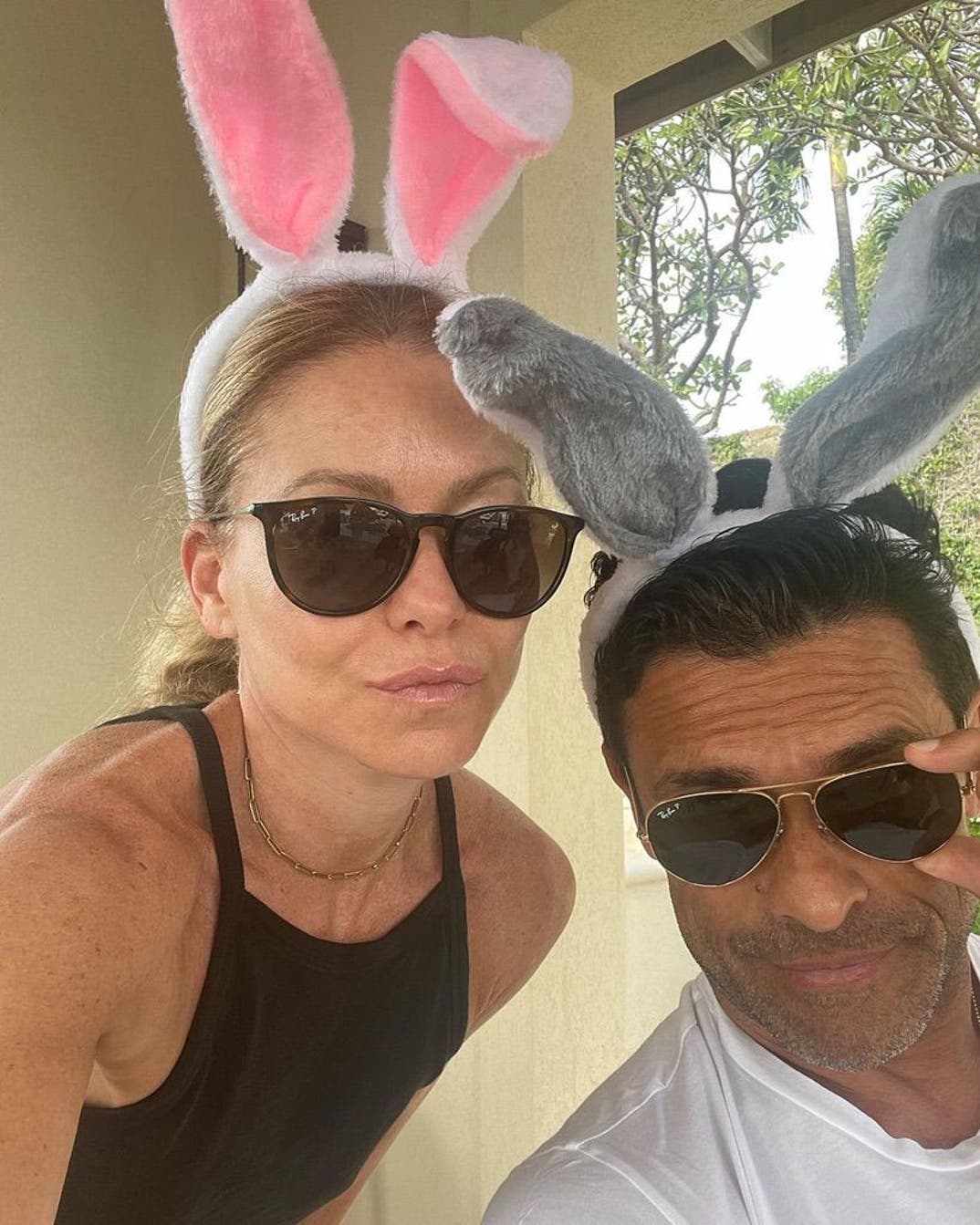 Kelly Ripa and Mark Consuelos