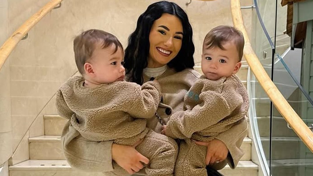 1110-Brittany-Miller-Social-Shots-