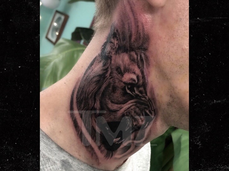 Details 69 lion tattoo on neck  thtantai2