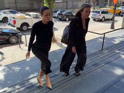 bianca-censori-primary-03-05-2026