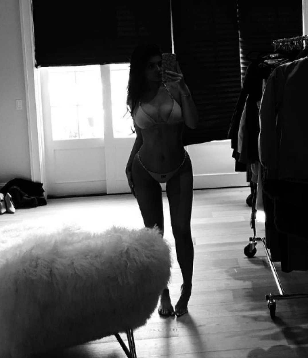 kylie_jenner_instagram_hot_shots_photos_04