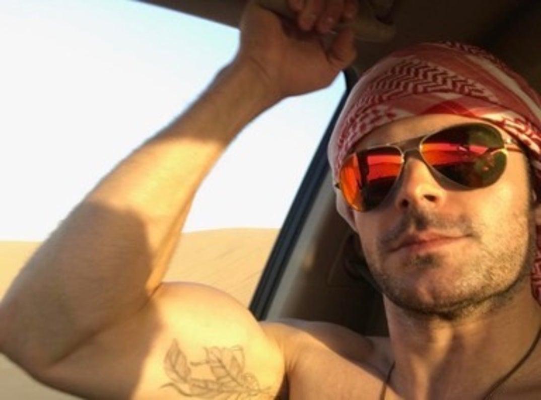 0417_zac_efron_hot_14