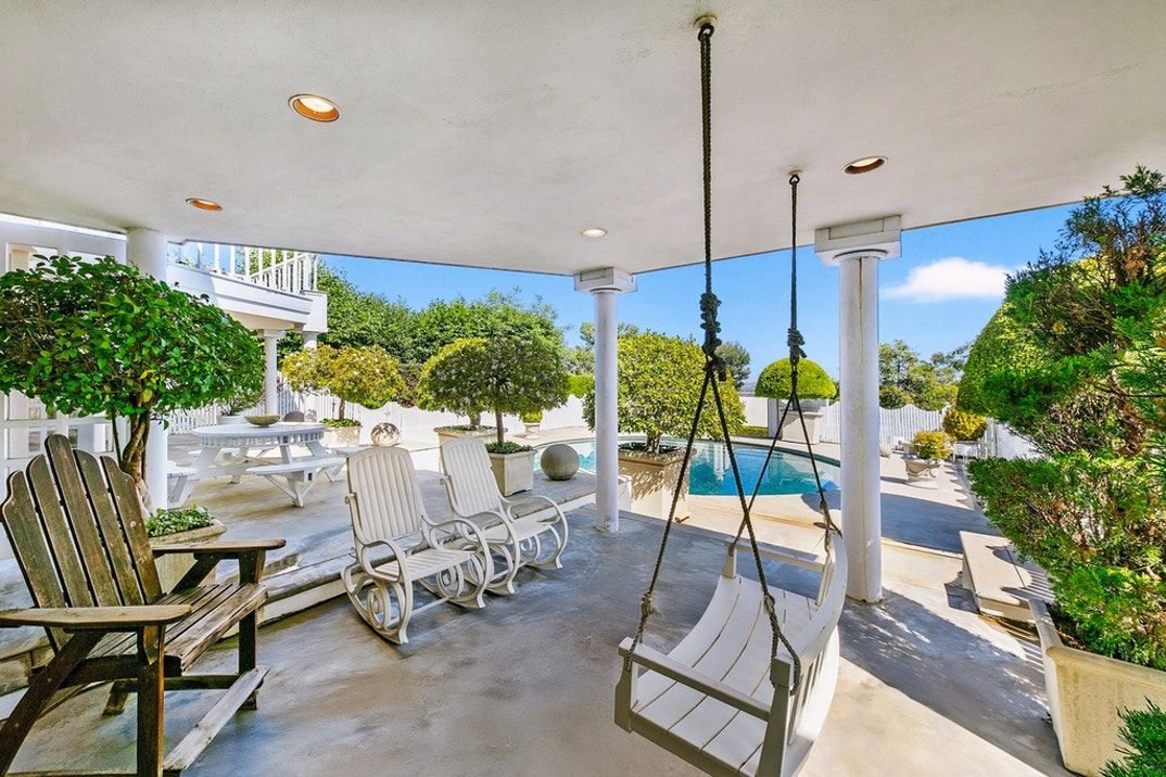 Richard Simmons Home Sale 6