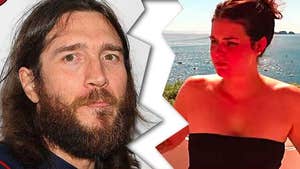 Red Hot Chili Peppers' Guitarist -- John Frusciante Shredding Again ... This Time It's His Marriage