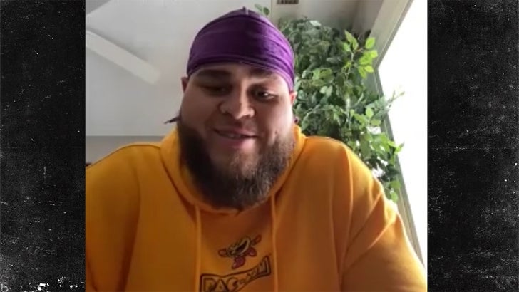 The Cleveland Browns' newest star, Jedrick Wills, Jr., is ready to make the switch from right tackle to the other side of the line ... and he's got a future Hall of Famer helping him with the move -- Joe Thomas!!!