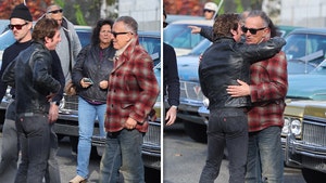 Bruce Springsteen visits Jeremy Allen White on set backgrid 4