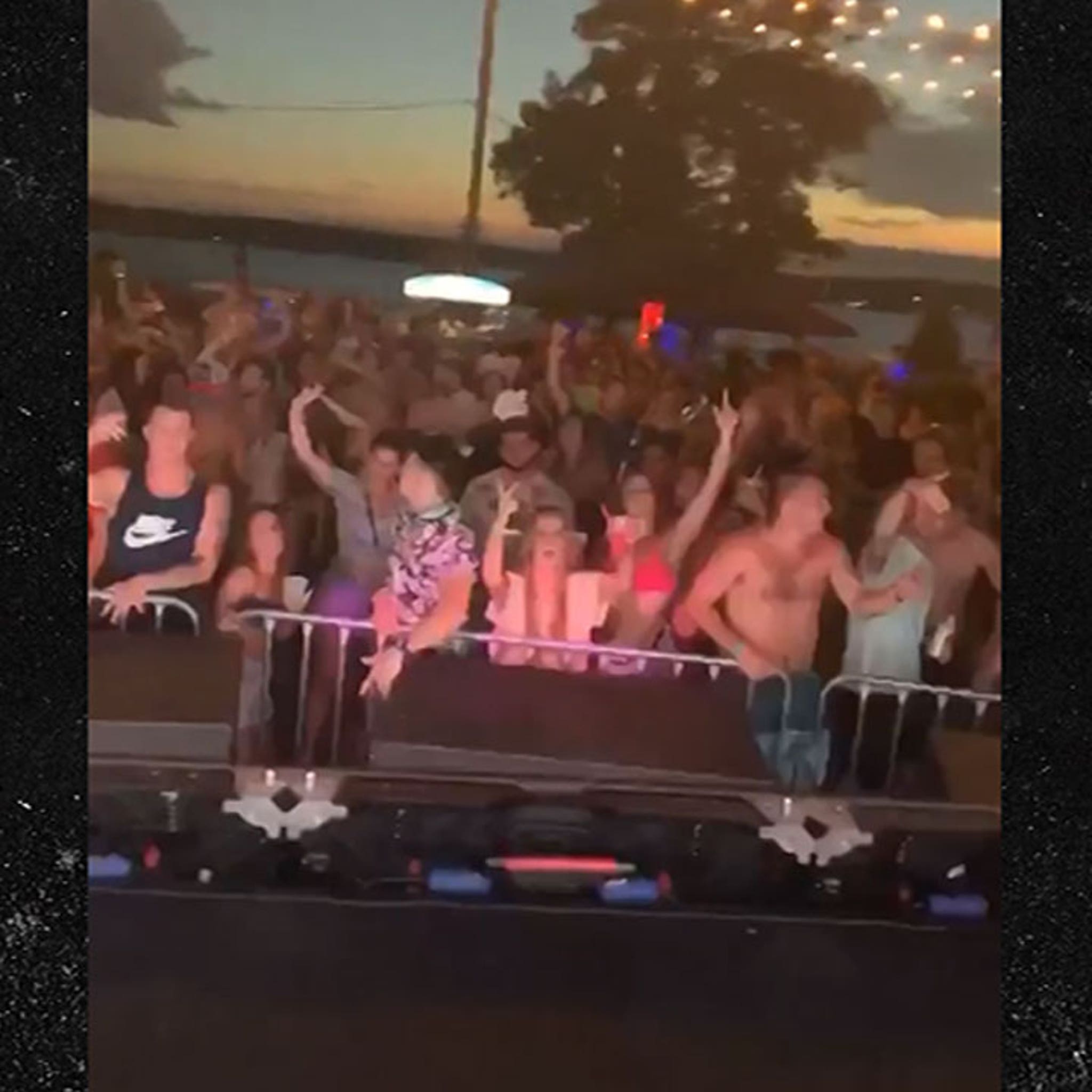 Lake Of The Ozarks Throws Edm Party With No Masks Or Social Distancing