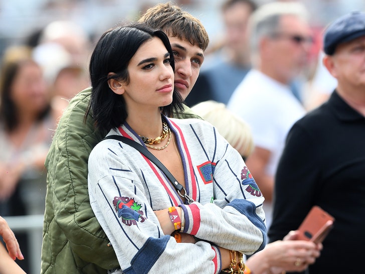 0708-dua-lipa-anwar-hadid-getty