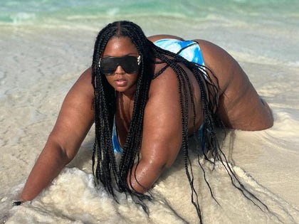 0811-Lizzo-Beach-Bum-PRIMARY