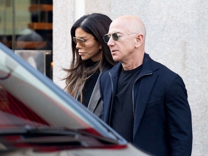 jeff bezos lauren sanchez dolce and gabbana shopping