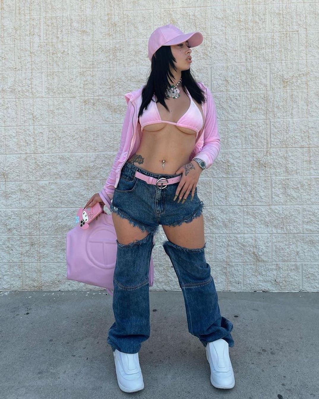 0715 Kali Uchis Hot Shots 5