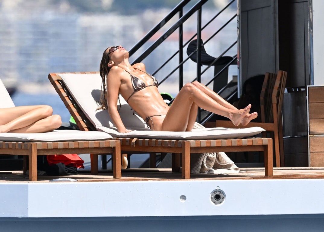 Bella Hadid Stringy Bikini France 8