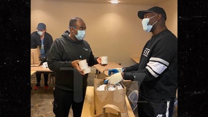 Gary Payton Delivers BBQ Sandwiches to Hospital Staff in Oakland