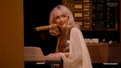 041126_sabrina_carpenter_yodel_kal