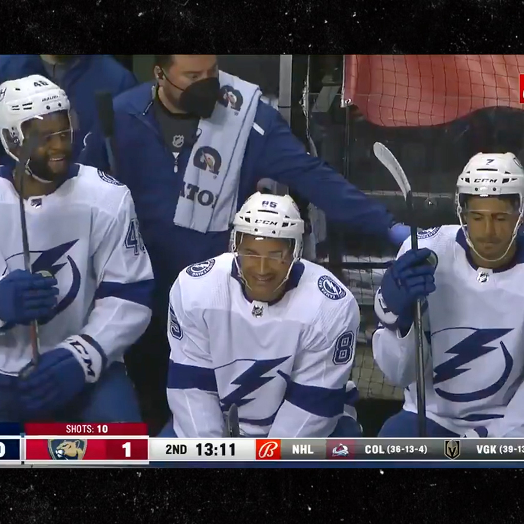 NHL -- Tampa Bay Lightning step up with big win in first game