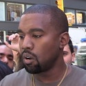 Kanye West vit comme un passager, soufflant dans l'argent