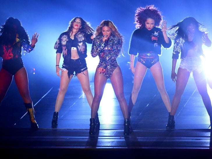 Beyonce Performance Photos