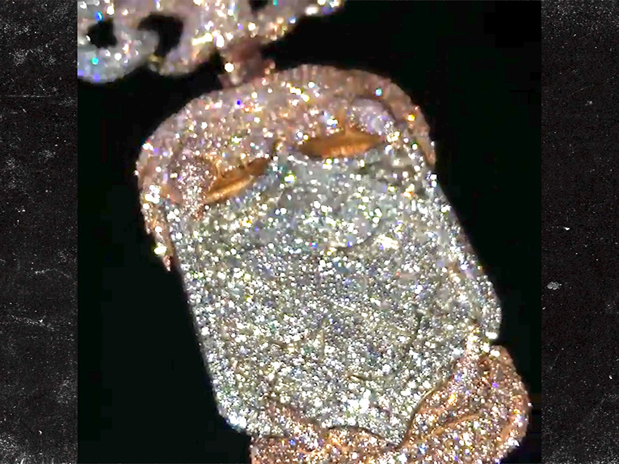 TMZ: Rams' Aaron Donald's No. 99 Pendant with 85 Carats of