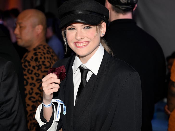 Anna Nicole Smith's Daughter Dannielynn Wears Janet Jackson Suit to Kentucky Derby Party.jpg