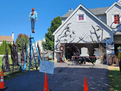 Viral Stranger Things Halloween Decorations House
