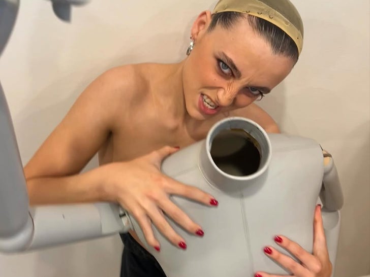 0519-EMMA-CHARMERLAIN -HOT -S-SUB-2