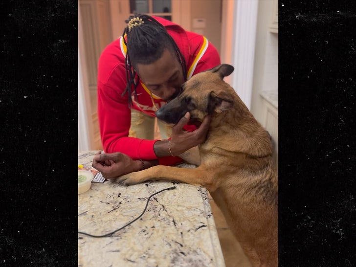 0626-Dwight-Howard-Dog-SUB