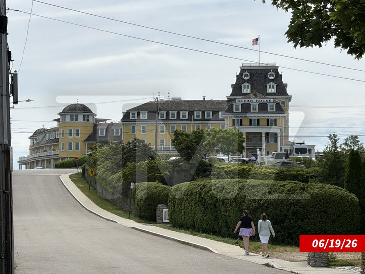 taylor swift ocean house tmz 1