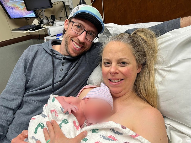 Ted Barnett and Lindsey Barnett with baby Facebook