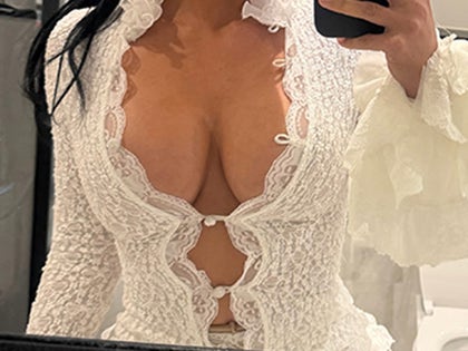 1027-Kim-Kardashian-Bustin-Out-PRIMARY
