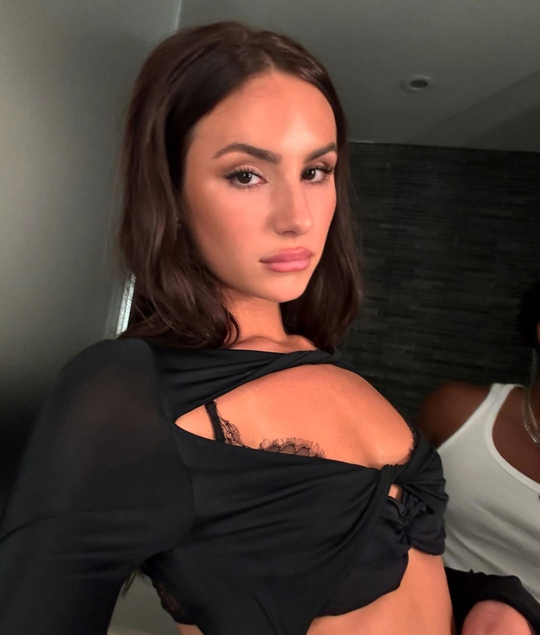 Ashtin Earle Hot Shots 24