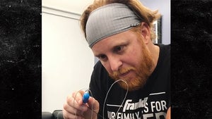 Justin Turner Completes Buzz Wire Challenge In Anxiety-Inducing Video