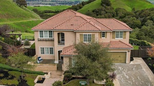 1221--Khalil-Mack-house-photos-primary