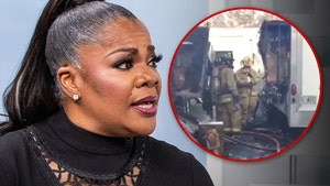 Mo'Nique Posts Video to Support Claim Trailers 'Blew Up' on 'Almost Christmas'