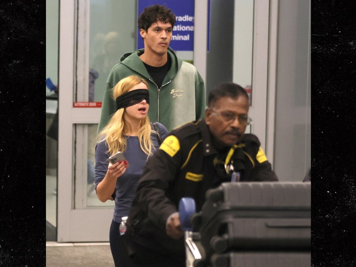 Backgrid de venda do aeroporto Addison Rae 3