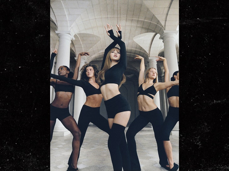 BLACKPINK's LISA Dances For NikeSKIMS Campaign 1 lisa-nike-2