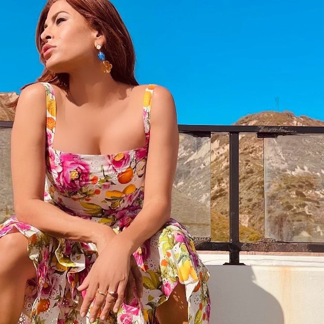 0304 Eva Mendes Hot Shots 1