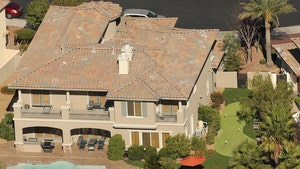 O.J. Simpson Staying In Massive Vegas Home on Golf Course