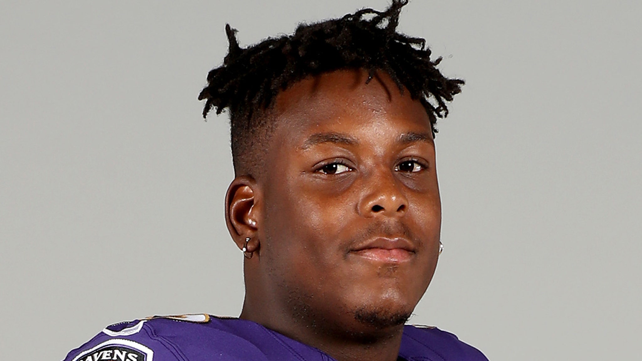 Ravens Sign Third Round DE Jaylon Ferguson