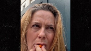 082024_alicia_silverstone-sg1